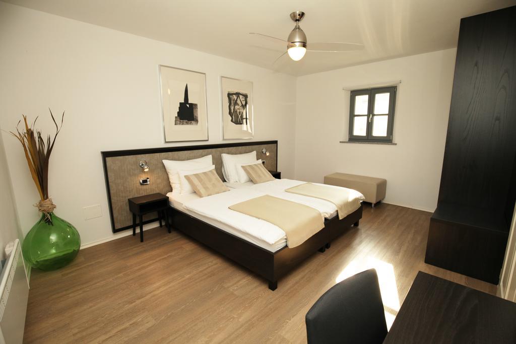 Dvor Apartments&Rooms Dobrovo Buitenkant foto